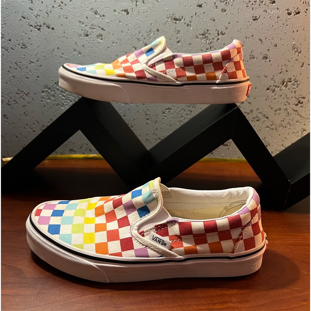 Vans unisex slip on Rainbow Chex size 7 women/ 5.5 men’s